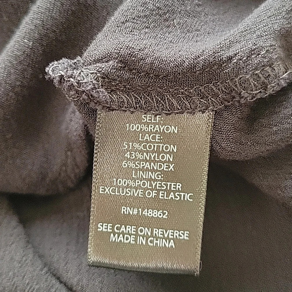 Torrid Black Peplum Rayon Crepe Embroidered Sleeve Blouse - Size 1X - Picture 8 of 9